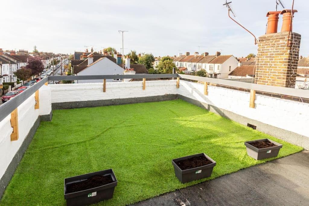 2 Bed Apartment Near The Beach Southend-on-Sea Extérieur photo