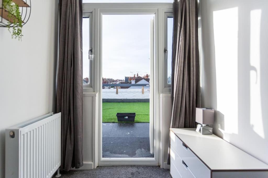 2 Bed Apartment Near The Beach Southend-on-Sea Extérieur photo