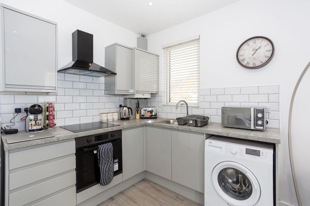 2 Bed Apartment Near The Beach Southend-on-Sea Extérieur photo